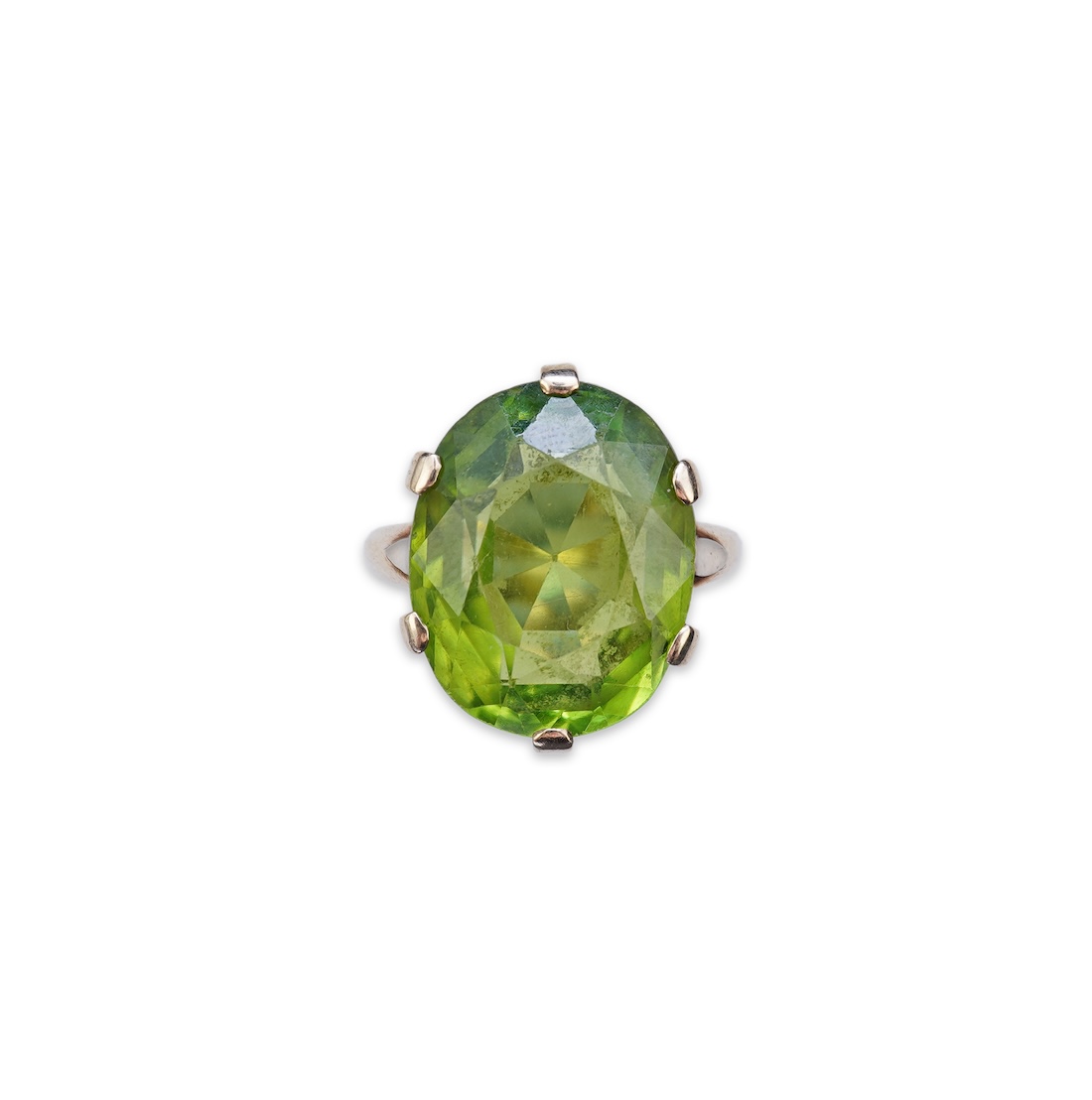 A peridot ring, early 20th century
